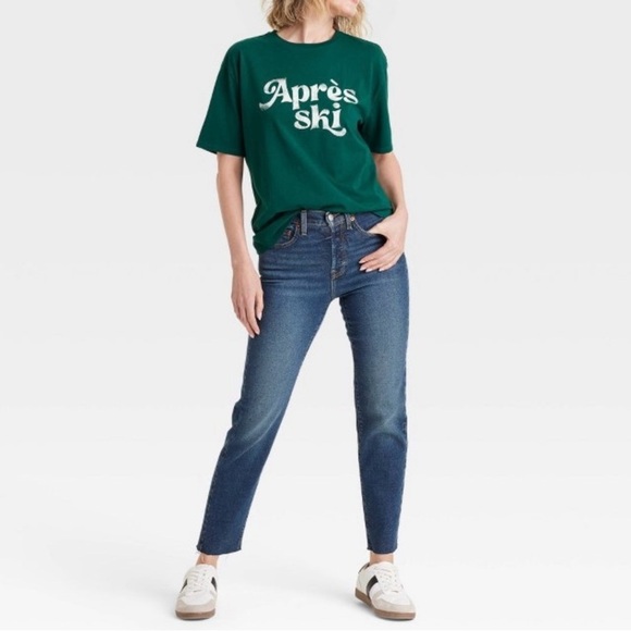 Universal Thread Apres Ski Graphic Tee - Dark Green NWT - Picture 7 of 8